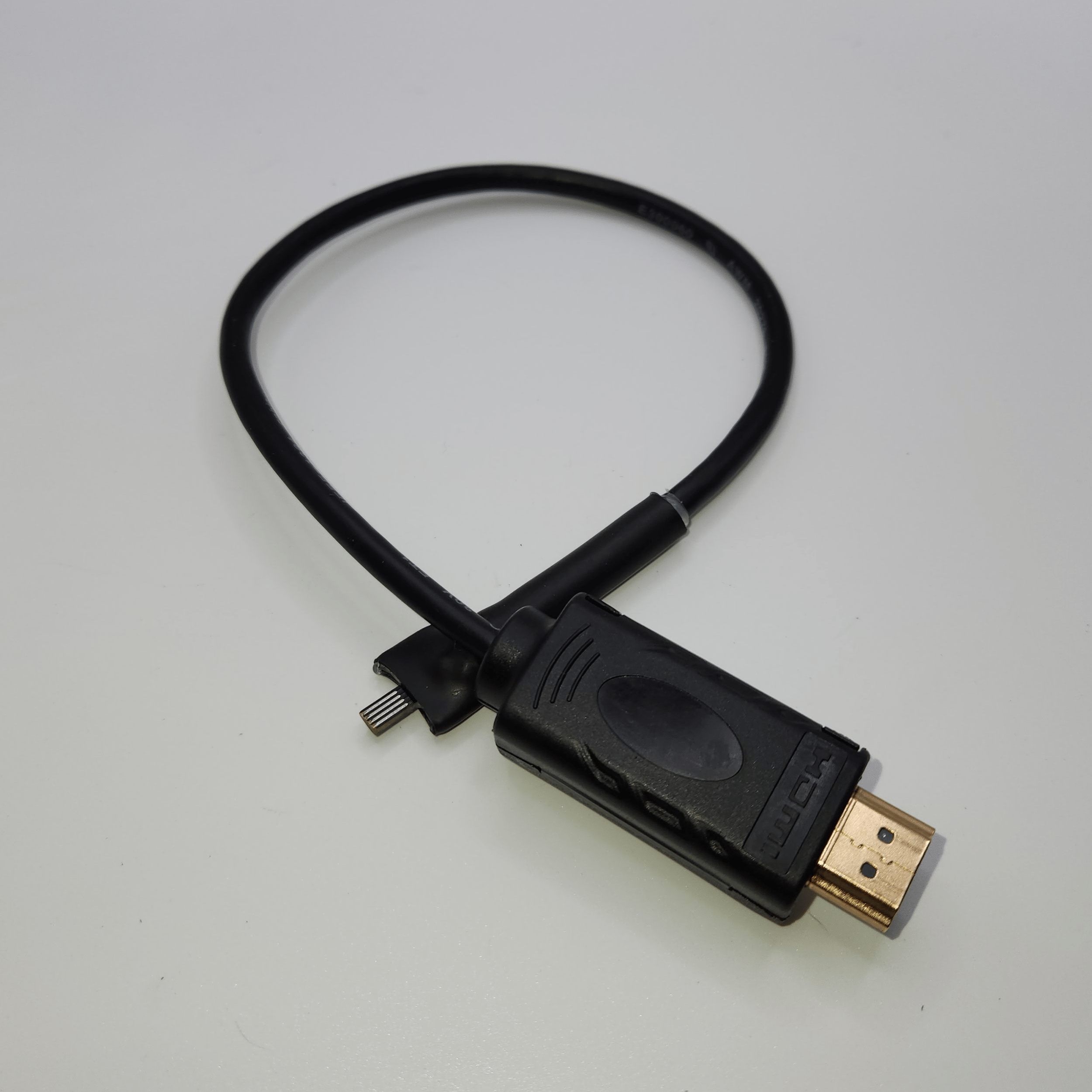 Female side of RetroSpy Vision Nuon cable